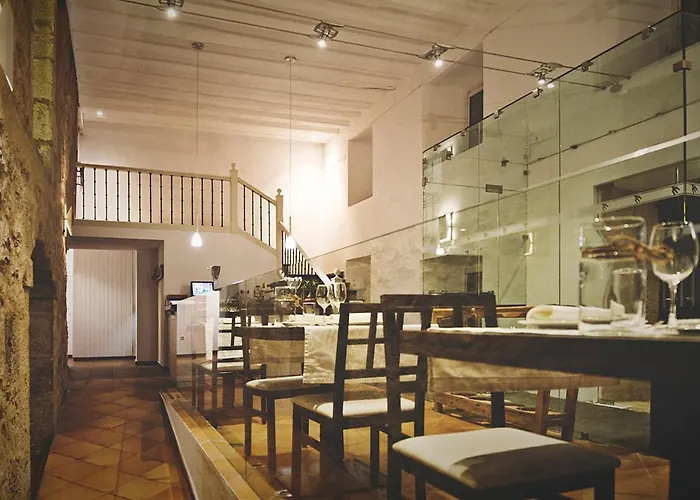Hotel Leonor De Aquitania